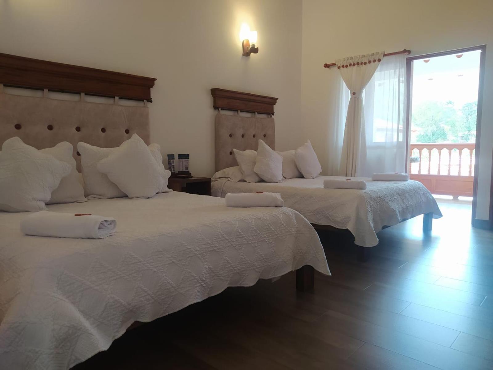 Hotel Las Palmas Вілья-де-Лейва Екстер'єр фото